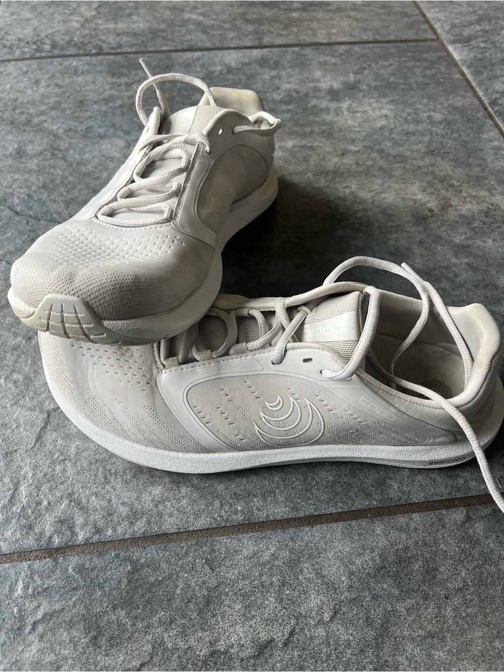Topo Light Gray Running Womens sneakers 9.5